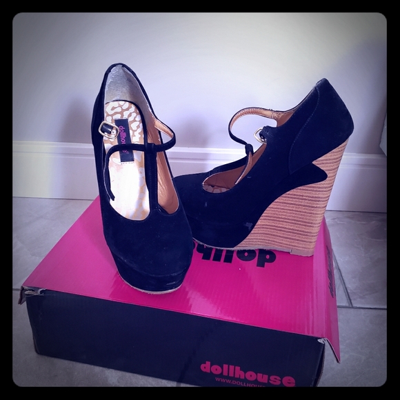 Shoes - Picture 1 of 1